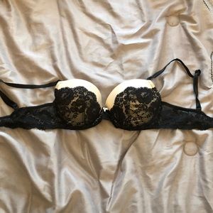 Victoria Secret bra. Size 32 D.
